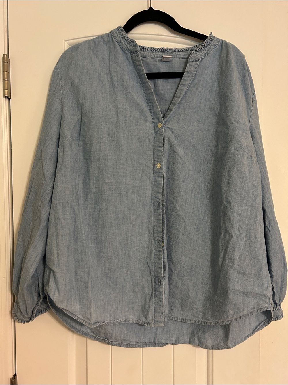 Old Navy Light Blue Women's Chambray Button-Down Tunic